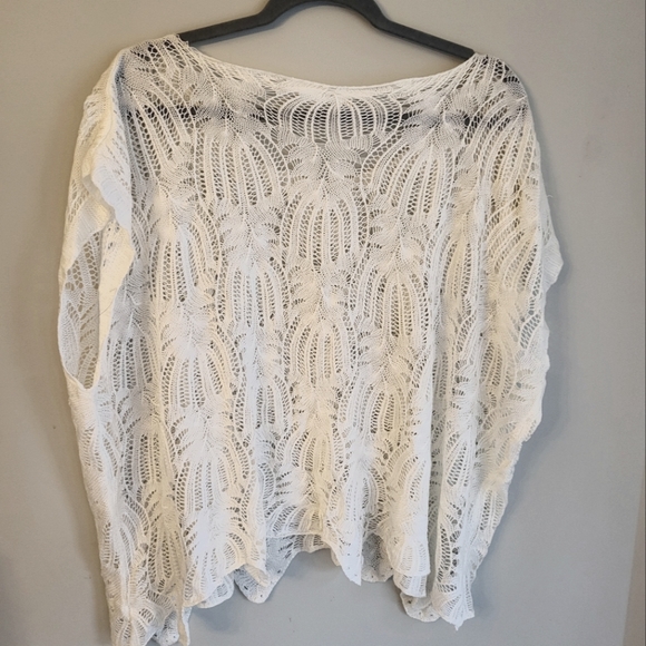 Boho style open knit crochet top - Picture 3 of 4